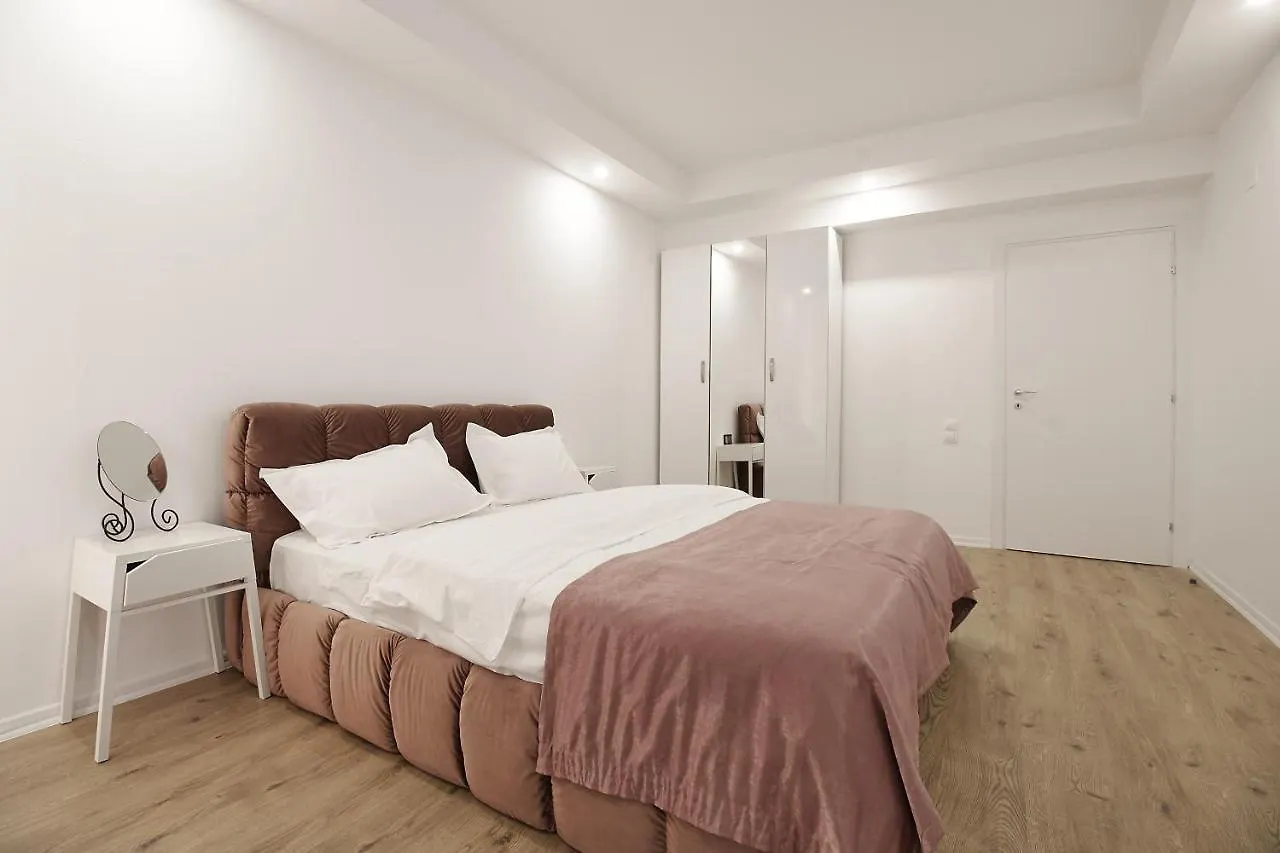 Apartment Rooms In Cosmopolis Bucharest